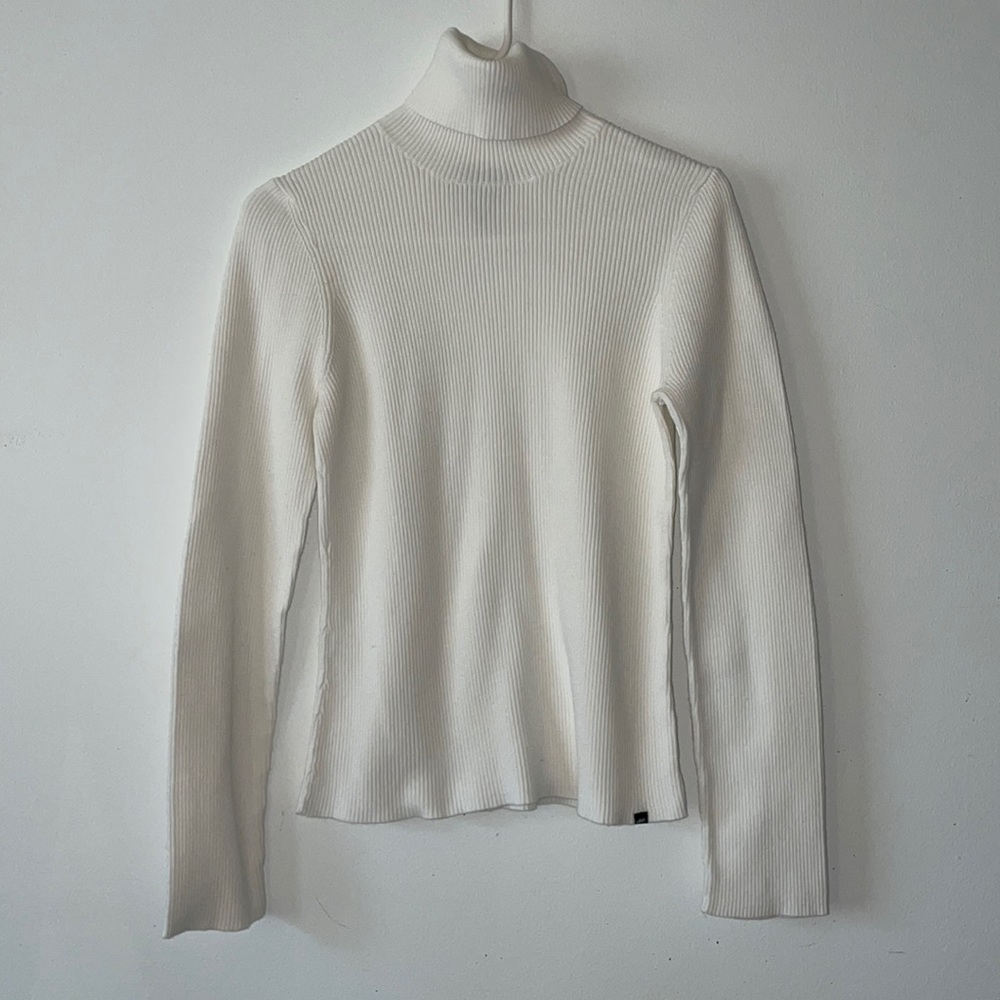 American Eagle Woman’s Turtleneck Sweater